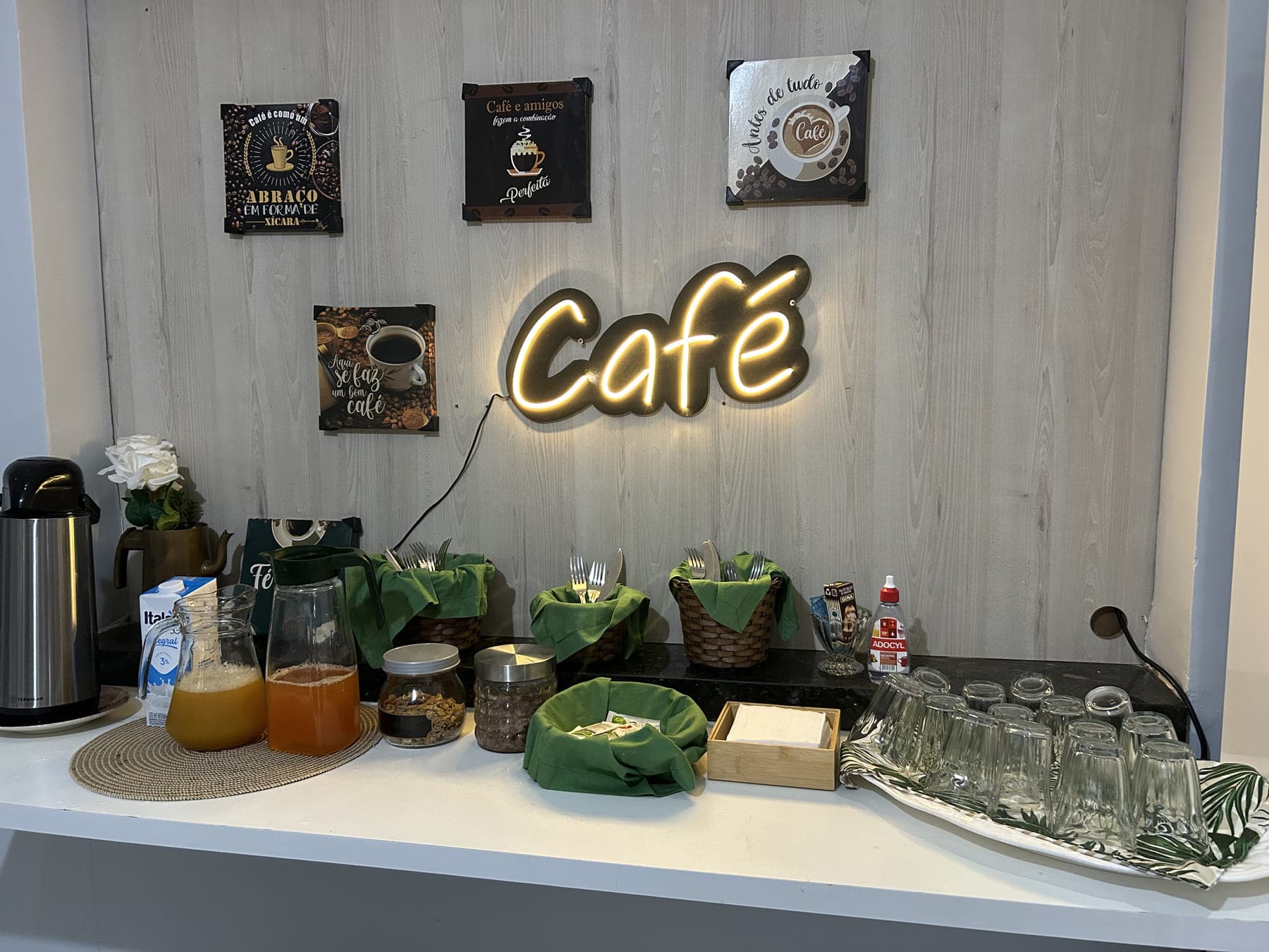 Espaço do café da manhã do Garden Hotel